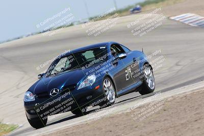 media/May-29-2021-Lotus Club Golden Gate (Sat) [[abfe1c307f]]/Novice Group/Session 4 (Outside Grapevine)/